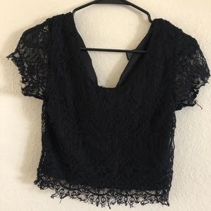 🆑⚡️Rue 21 Fringy lace black crop top